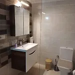Paddys Apartments, Hisaroenue Lejlighed