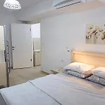 아파트 Paddys Apartments, Hisaroenue *