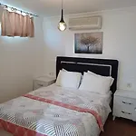 아파트 Paddys Apartments, Hisaroenue