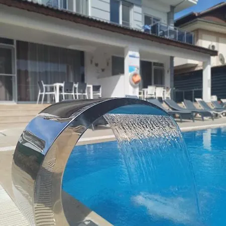 Апартаменты Paddys Apartments, Hisaroenue *