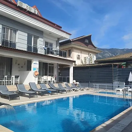 Paddys Apartments, Hisaroenue *