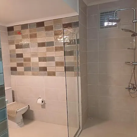 Paddys Apartments, Hisaroenue Apartment