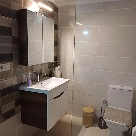 Paddys Apartments, Hisaroenue Apartment