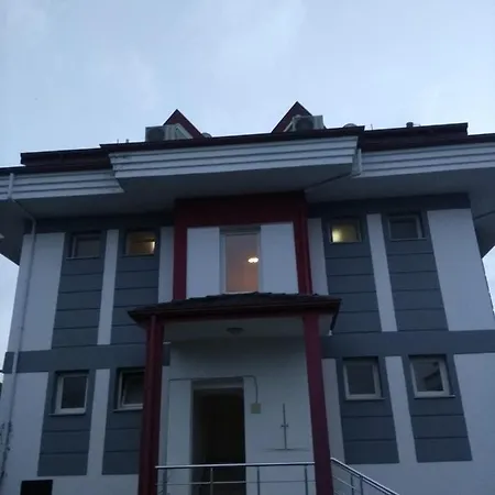 Paddys Apartments, Hisaroenue Apartment *
