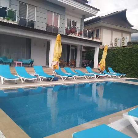 Paddys Apartments, Hisaroenue Apartment