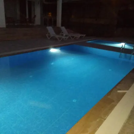 Paddys Apartments, Hisaroenue Apartment *