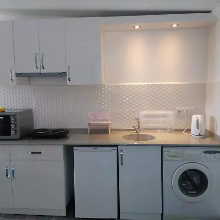 Апартаменты Paddys Apartments, Hisaroenue *