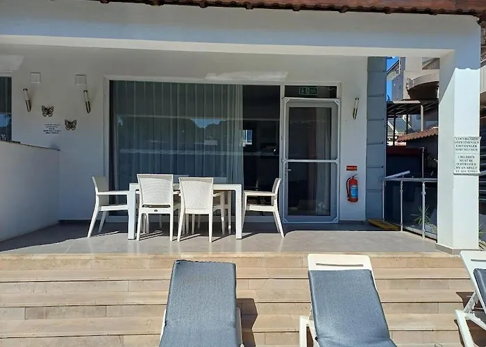 Paddys Apartments, Hisaroenue *