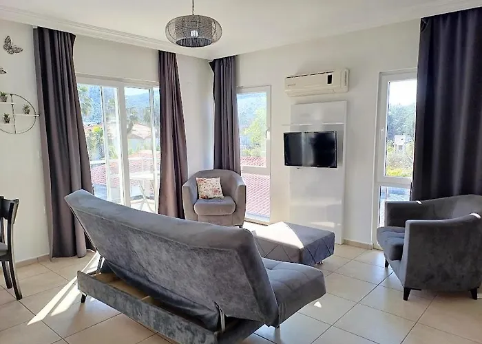 Paddys Apartments, Hisarönü *